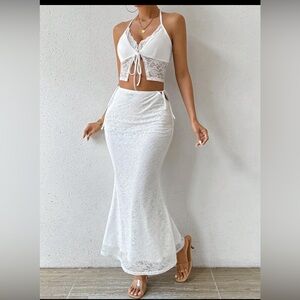 Woman’s Lace Splice Halter Neck Vest and Mermaid Hem Skirt two piece set